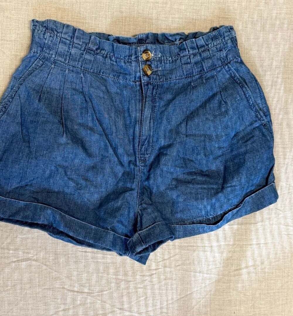 American Eagle High Waisted Paperbag shorts Size 4